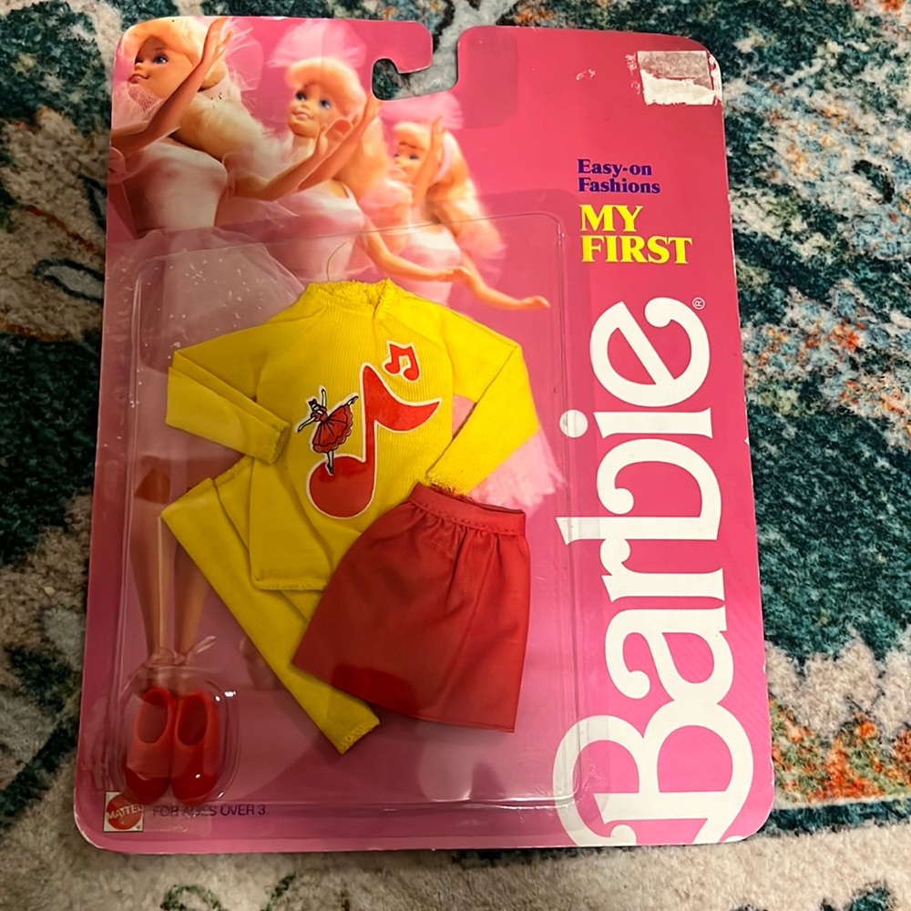 Mattel My First Barbie Easy On Fashions #4588 Never Removed from Pack 1987